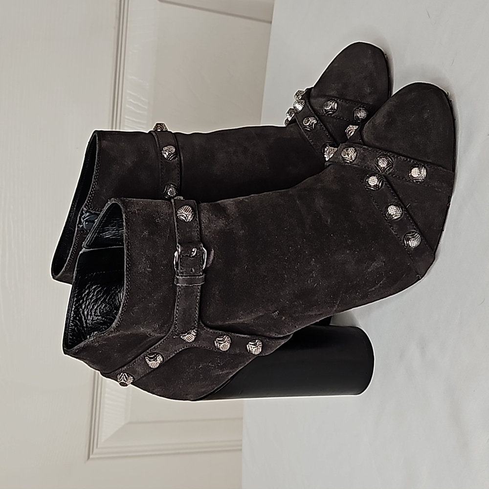 Balenciaga studded gray suede ankle boots size 39.5 - Picture 2 of 13